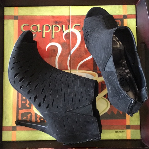 Candie's Shoes - Candie’s Black Peep Toe Heels